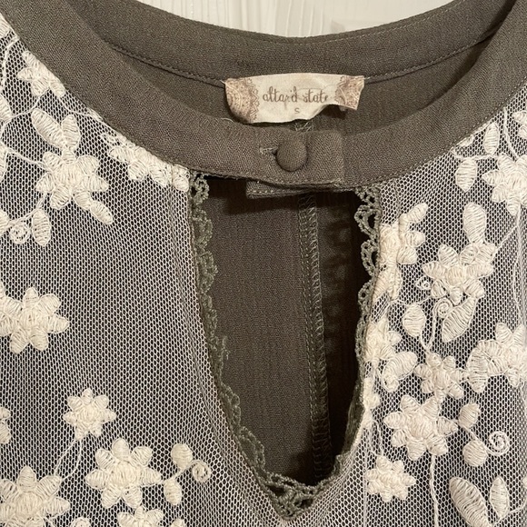 Altar’d State Beautiful Lace Dress Size Small - Picture 3 of 4